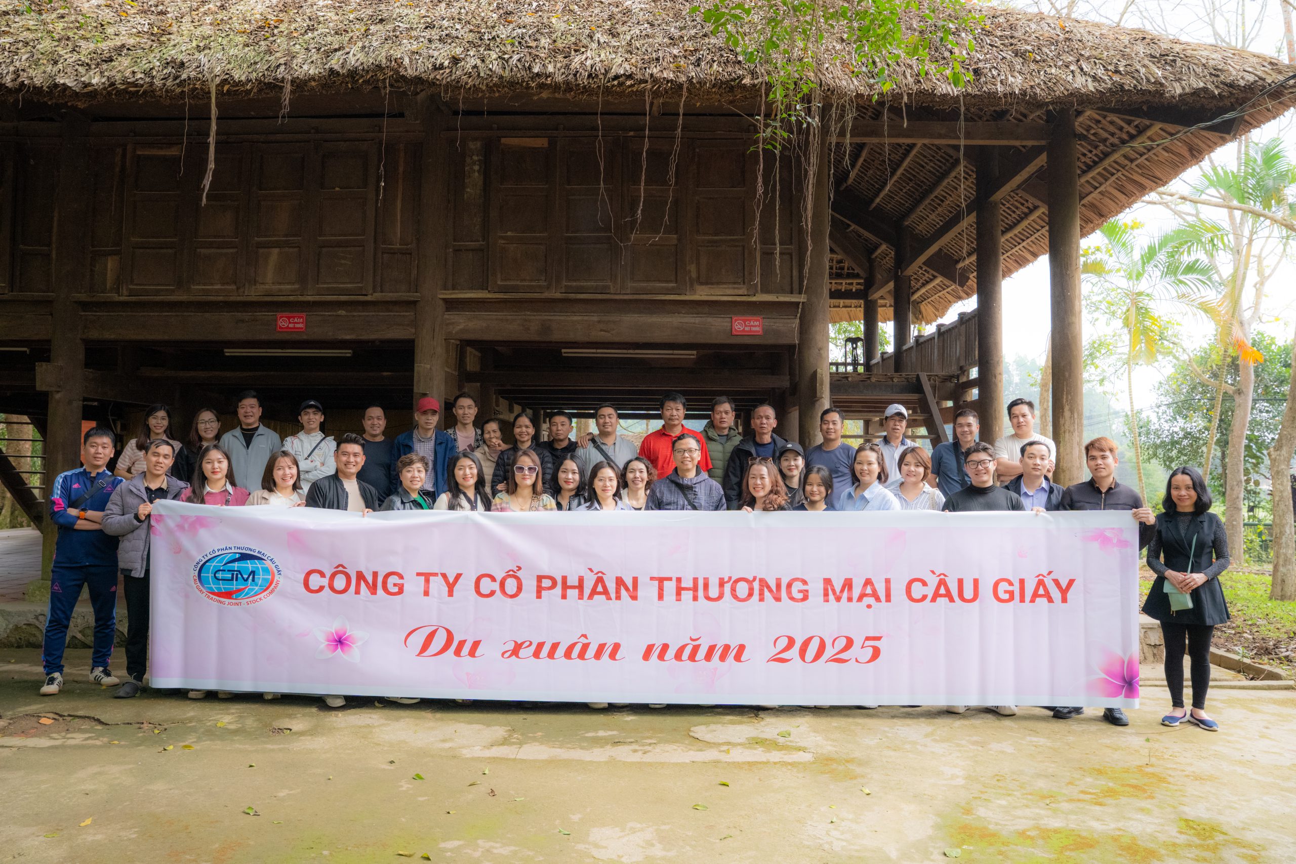 Tập thể Công ty tại ATK Định Hoá
