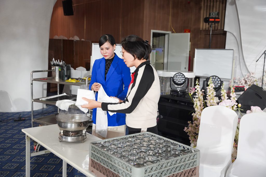 đào tạo cách vệ sinh dụng cụ ăn uống chuẩn 5 sao