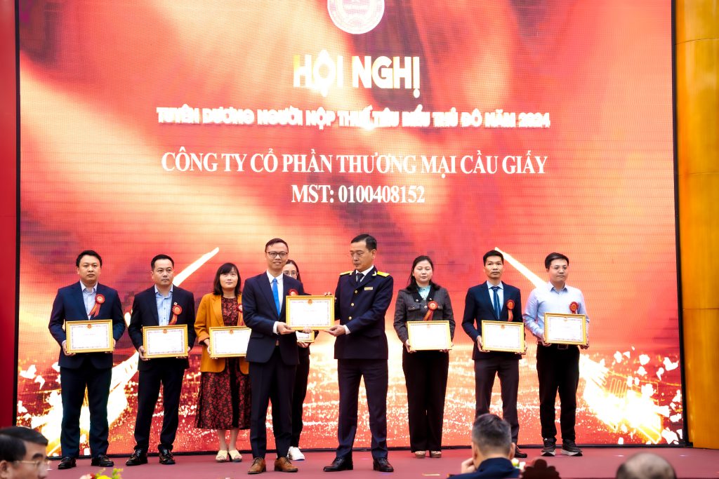 Công ty Cổ phần Thương mại Cầu Giấy vinh dự nhận giấy khen thuế tại Hội nghị Người nộp thuế tiêu biểu Thủ đô năm 2024