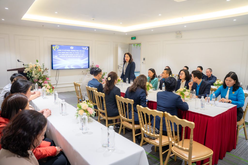 đoàn công tác phường cầu giấy sang thăm làm việc và chúc tết tại công ty cổ phần thương mại cầu giấy