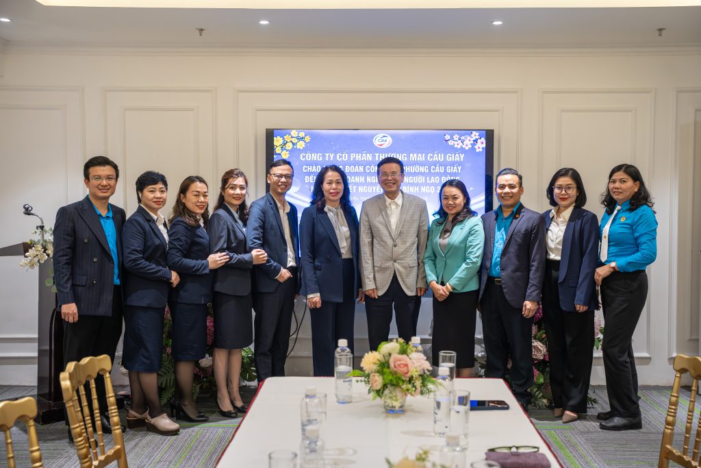 đoàn công tác phường cầu giấy sang thăm làm việc và chúc tết công ty cổ phần thương mại cầu giấy